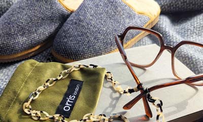 Free Cosy Slippers and Glasses Chain Bundle